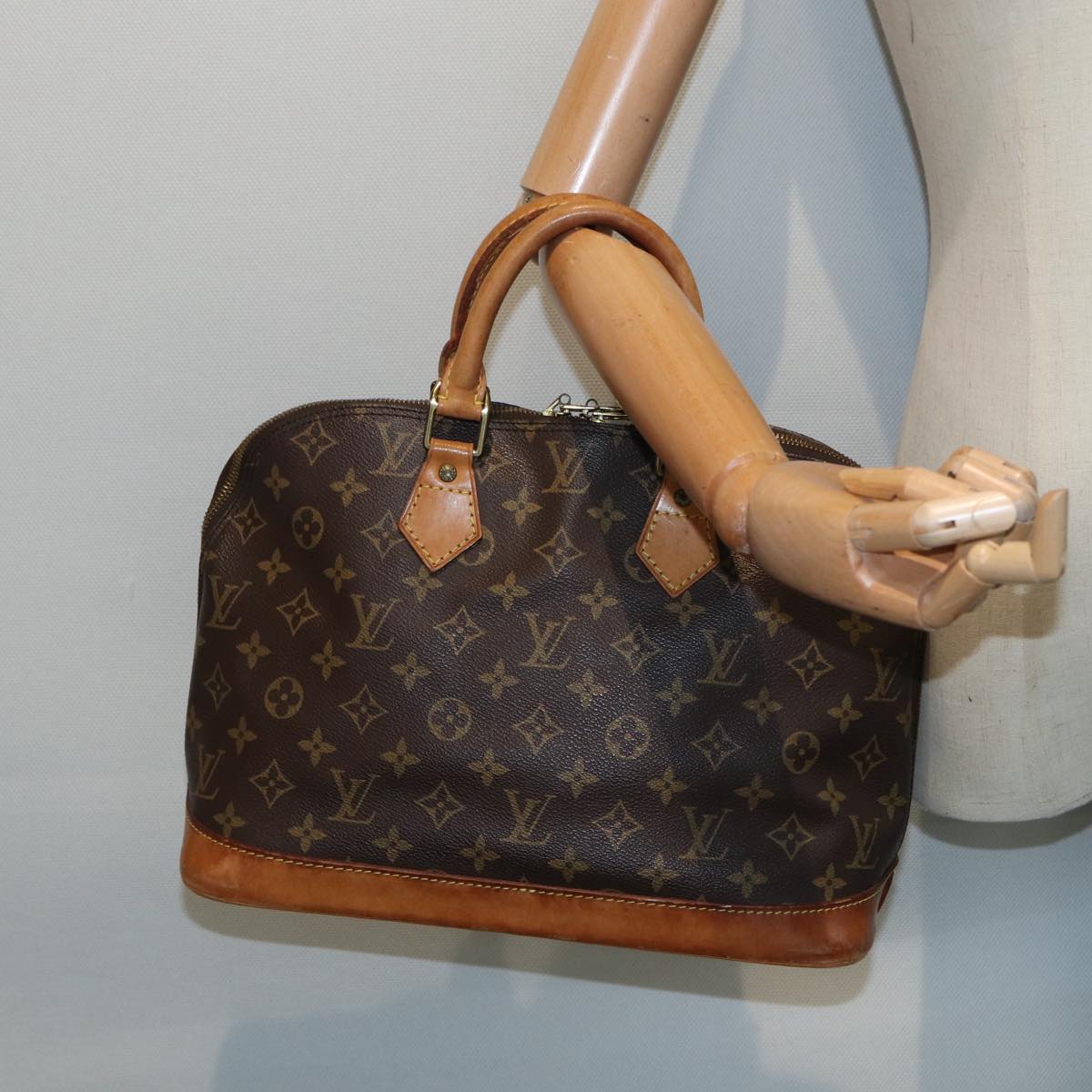 LOUIS VUITTON Monogram Alma Hand Bag M51130 LV Auth 87556