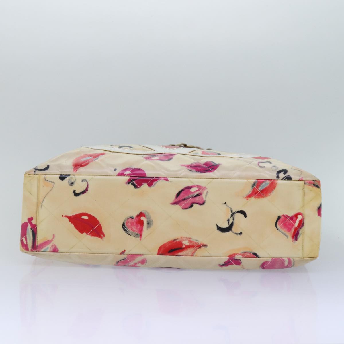 CHANEL Lip Tote Bag Enamel White Red CC Auth 87655V