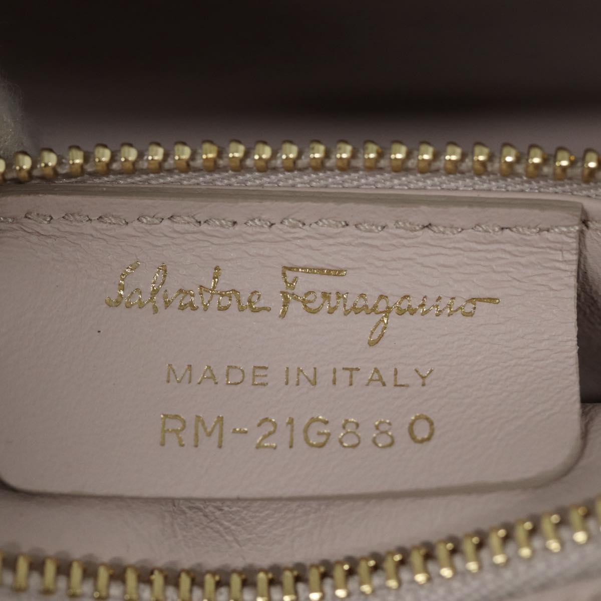 Salvatore Ferragamo Gancini Hand Bag Leather 2way Beige Auth 87663