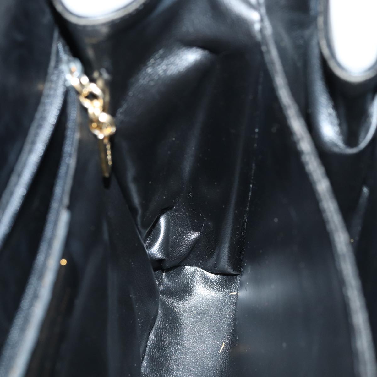 Salvatore Ferragamo Gancini Shoulder Bag Enamel Black Gold Auth 87741