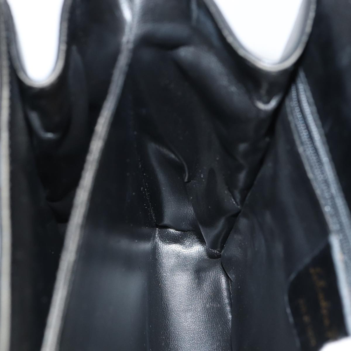 Salvatore Ferragamo Gancini Shoulder Bag Enamel Black Gold Auth 87741