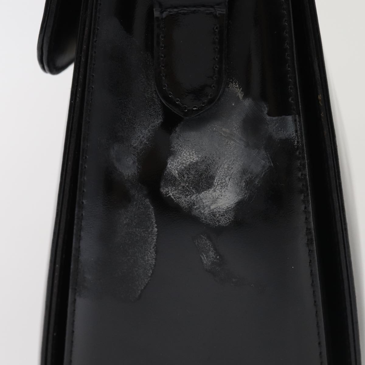 Salvatore Ferragamo Gancini Shoulder Bag Enamel Black Gold Auth 87741