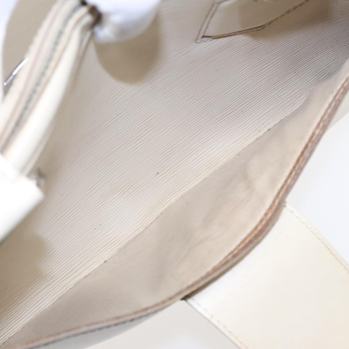 LOUIS VUITTON Epi Boring Montaigne GM Hand Bag White Yvoire M5931J LV Auth 87942