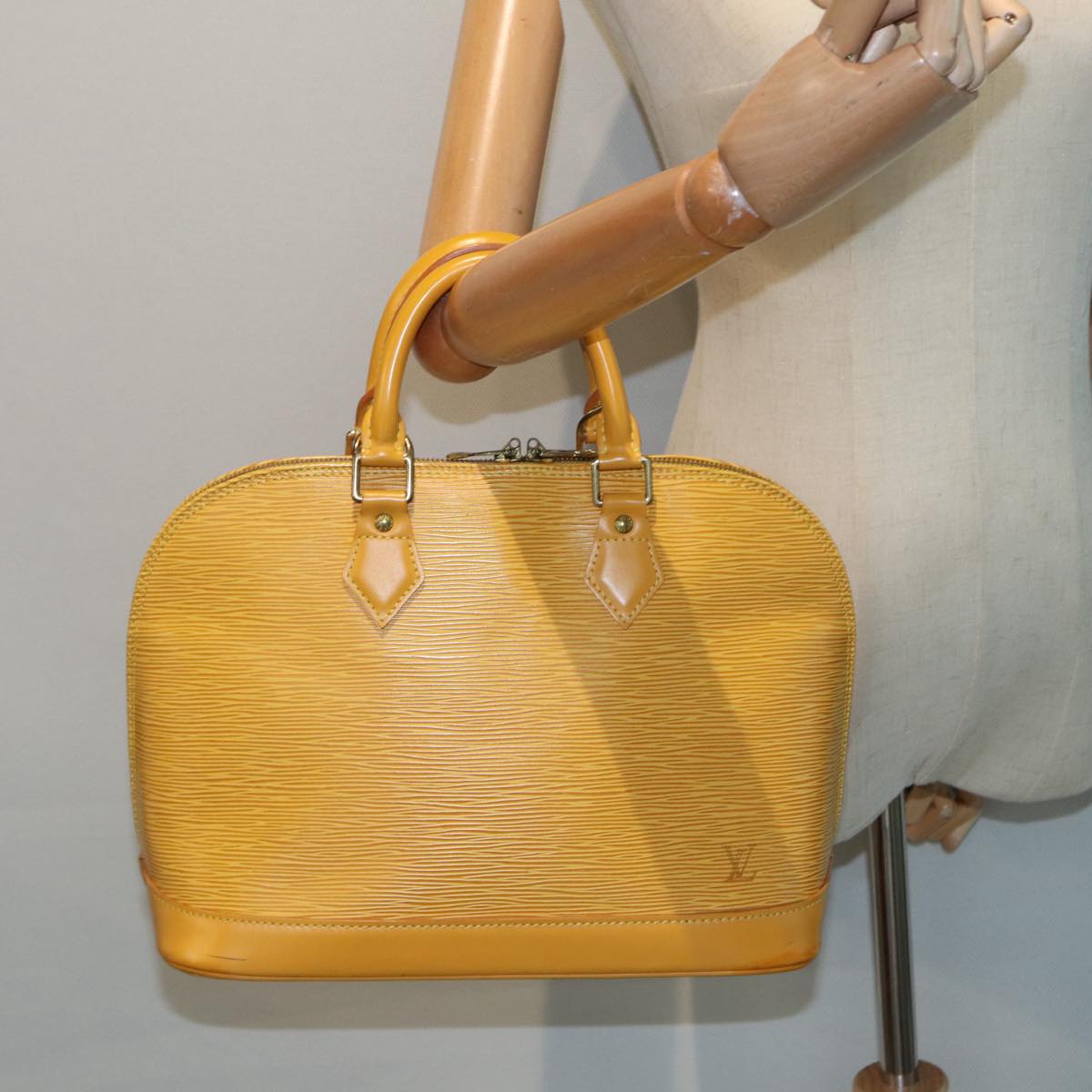 LOUIS VUITTON Epi Alma Hand Bag Yellow M52149 LV Auth 87944