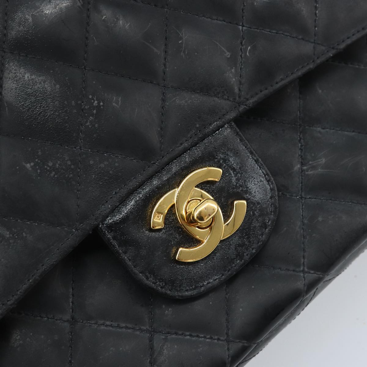 CHANEL Matelasse Chain Shoulder Bag Leather Black Gold CC Auth 88183