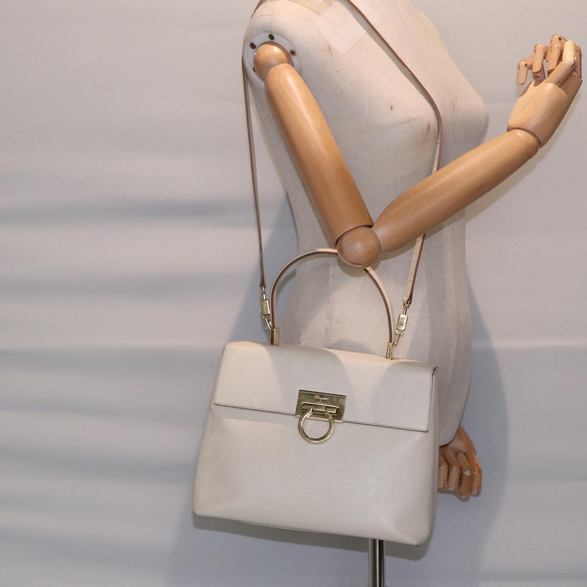 Salvatore Ferragamo Gancini Hand Bag Leather 2way White Gold Auth 88305