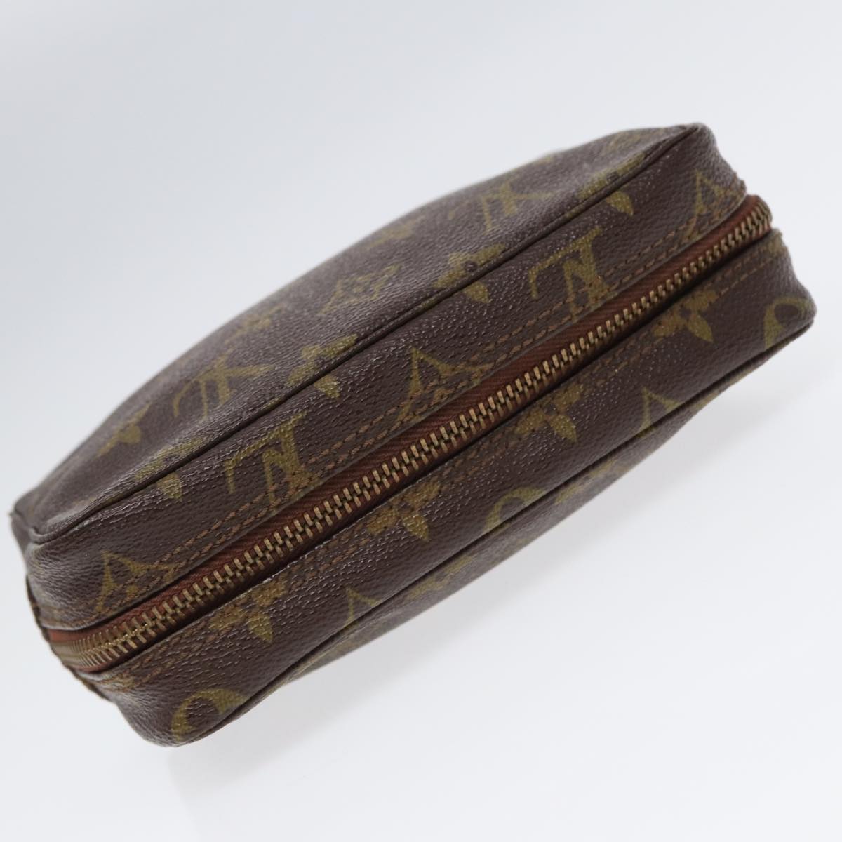 LOUIS VUITTON Monogram Trousse Toilette 18 Pouch M47526 LV Auth 88311