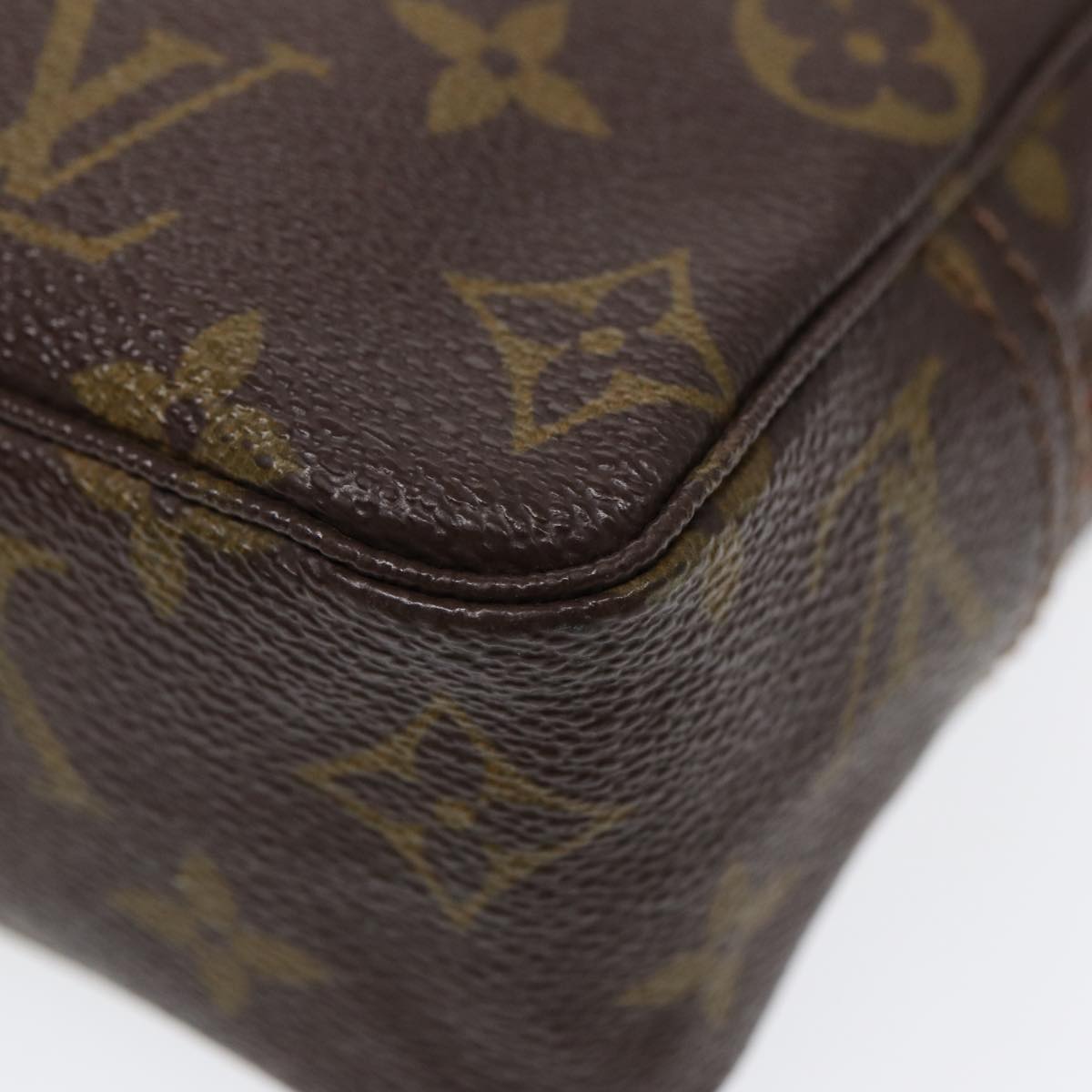 LOUIS VUITTON Monogram Trousse Toilette 18 Pouch M47526 LV Auth 88311