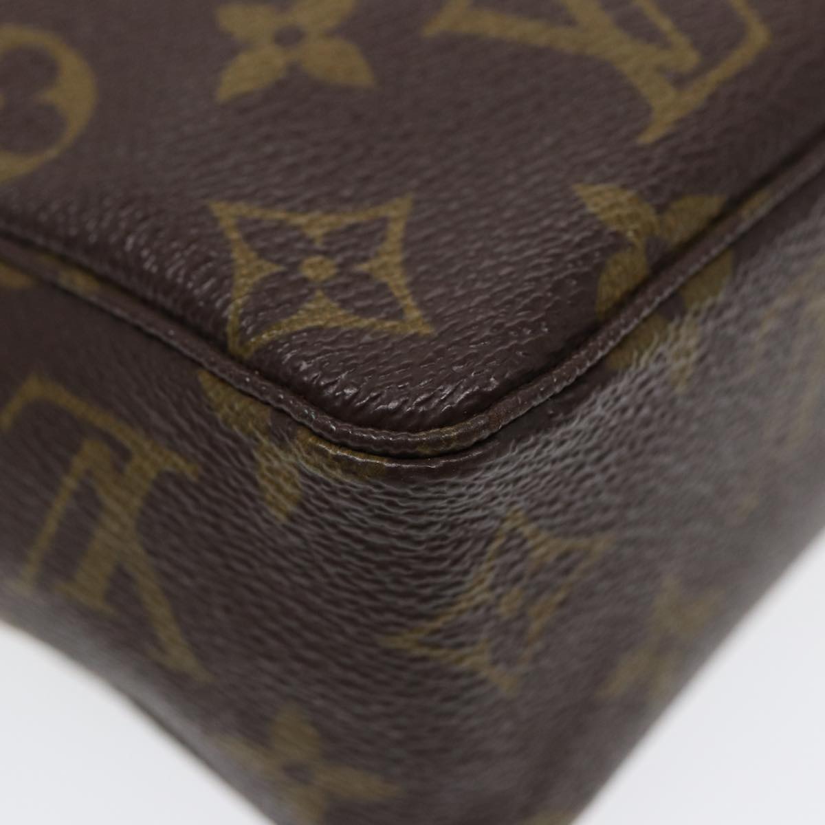 LOUIS VUITTON Monogram Trousse Toilette 18 Pouch M47526 LV Auth 88311