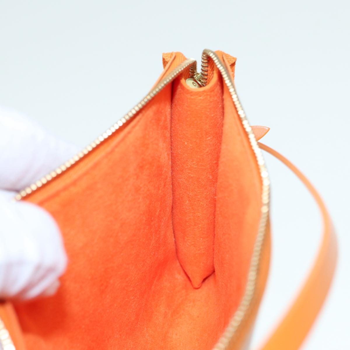 LOUIS VUITTON Epi Pochette Accessoires Pouch Orange Mandarin M5294H Auth 88774