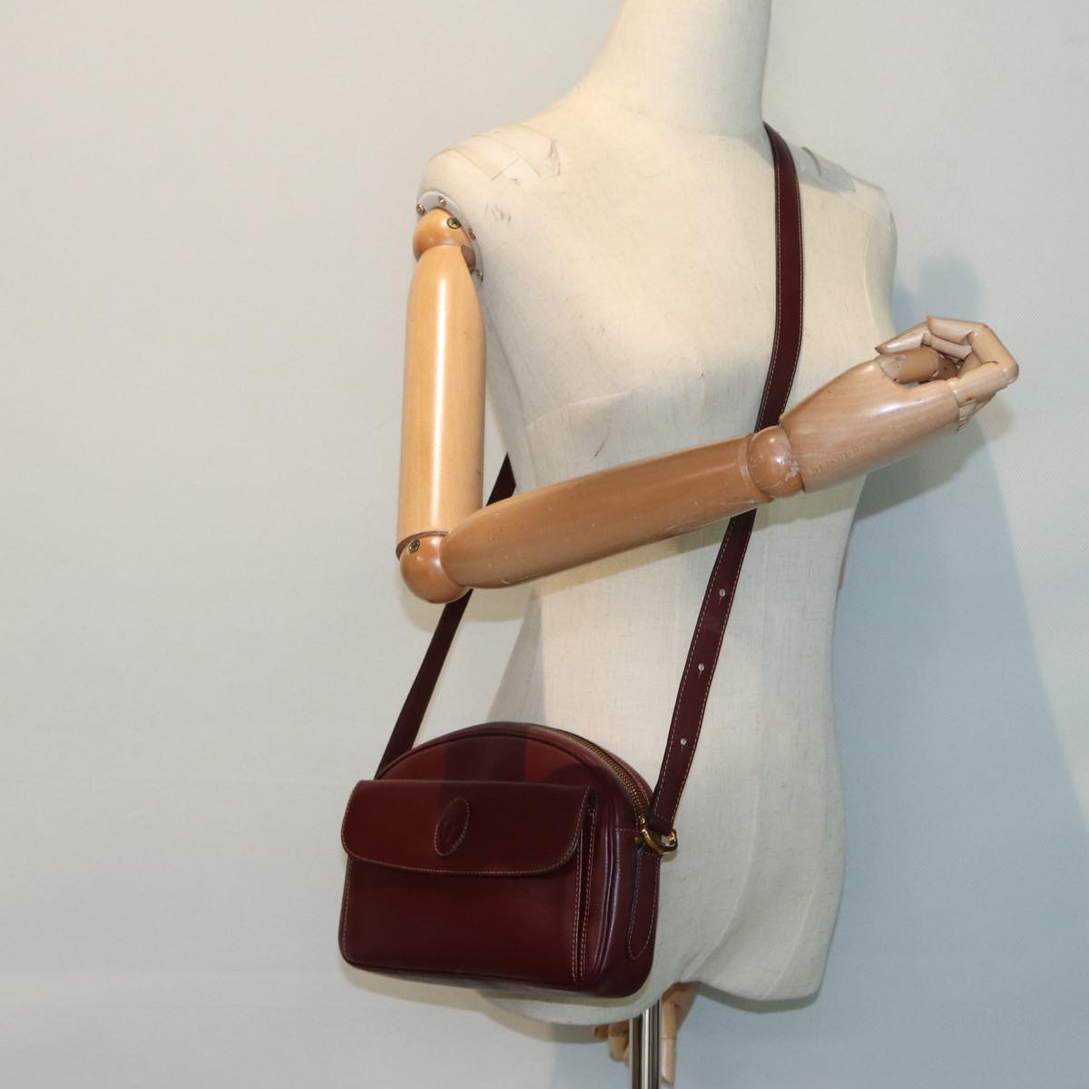 CARTIER Shoulder Bag Leather Red Gold Auth 88833