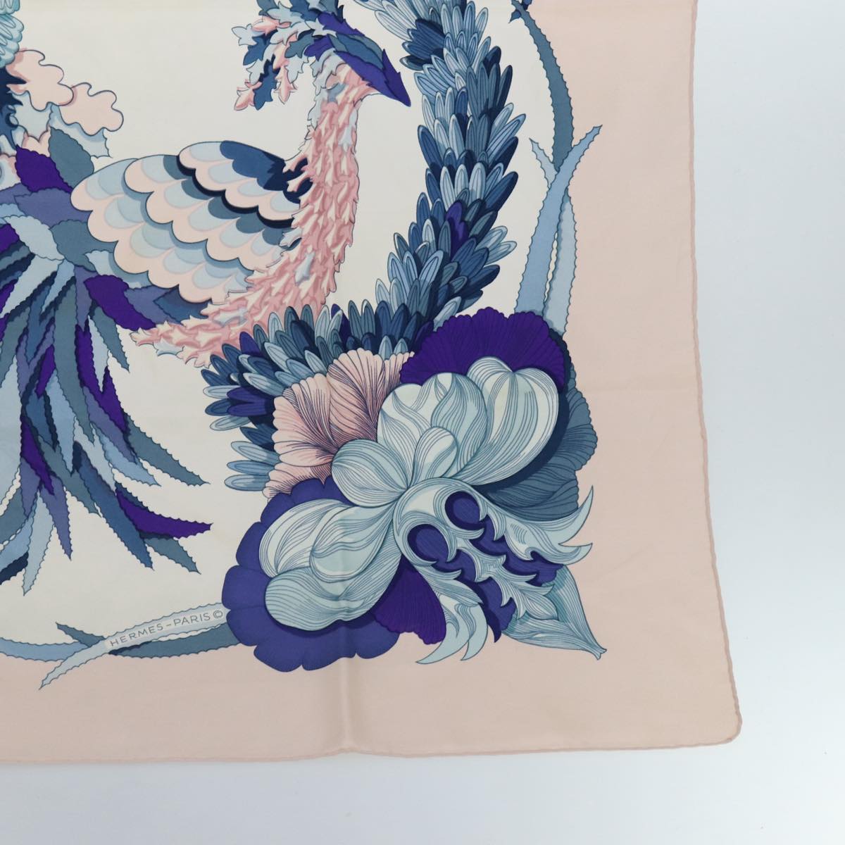 HERMES Carre 90 Scarf ”Tahiti” Silk Pink White Auth 88874