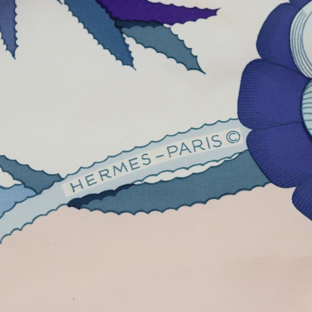 HERMES Carre 90 Scarf ”Tahiti” Silk Pink White Auth 88874