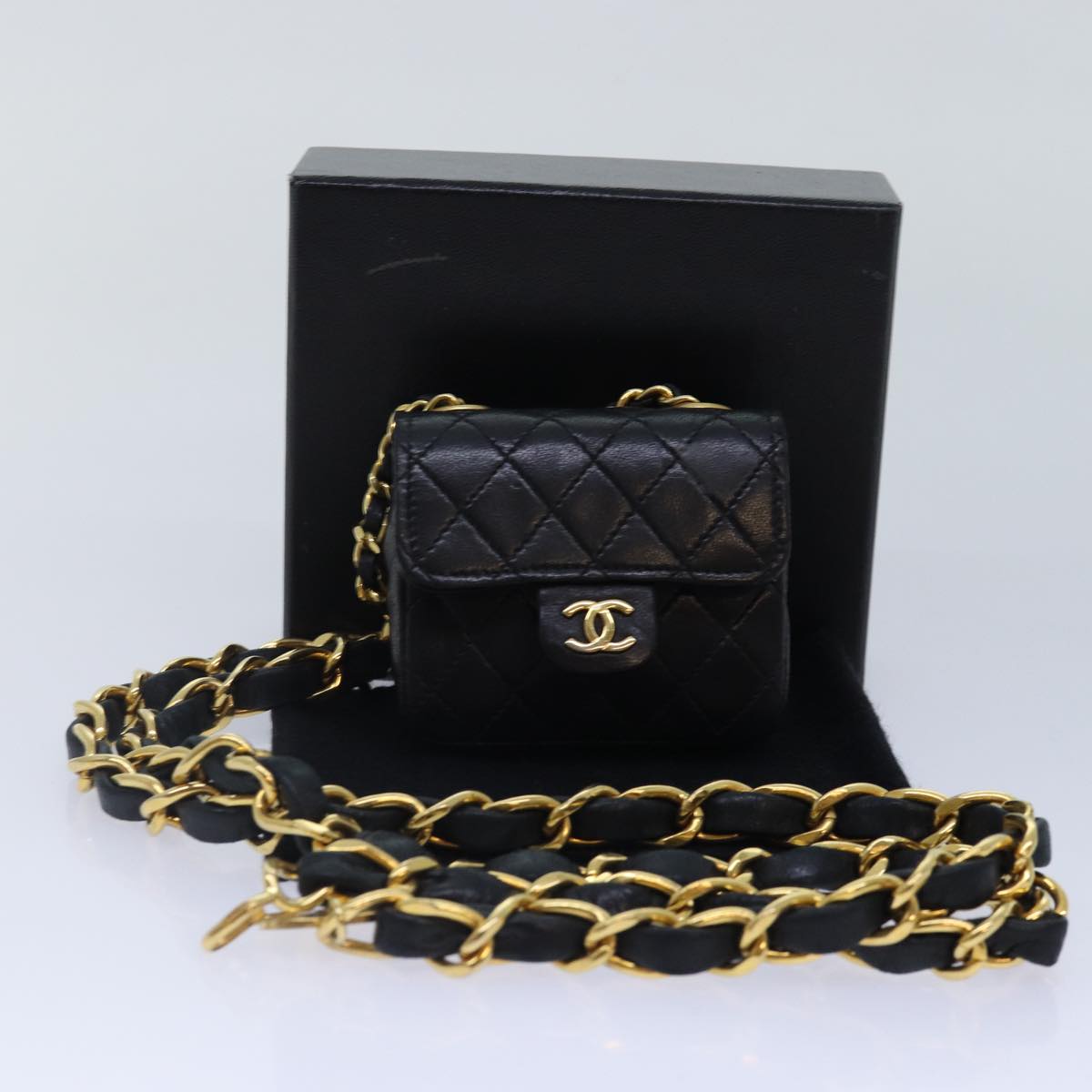 CHANEL Mini Mini Matelasse Chain Pouch Lamb Skin Black Gold CC Auth 89068A