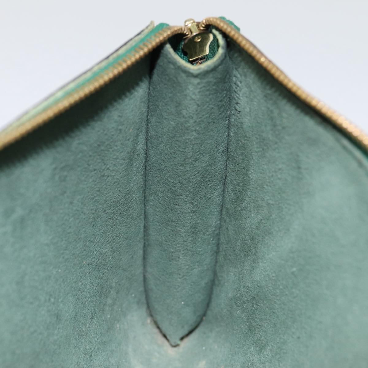 LOUIS VUITTON Epi Pochette Accessoires Pouch Green M52984 LV Auth 89101