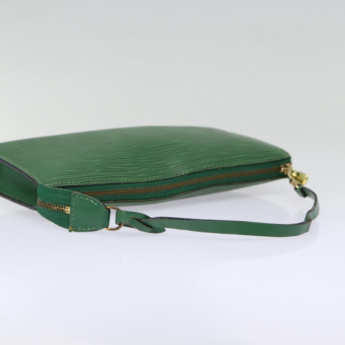 LOUIS VUITTON Epi Pochette Accessoires Pouch Green M52984 LV Auth 89101