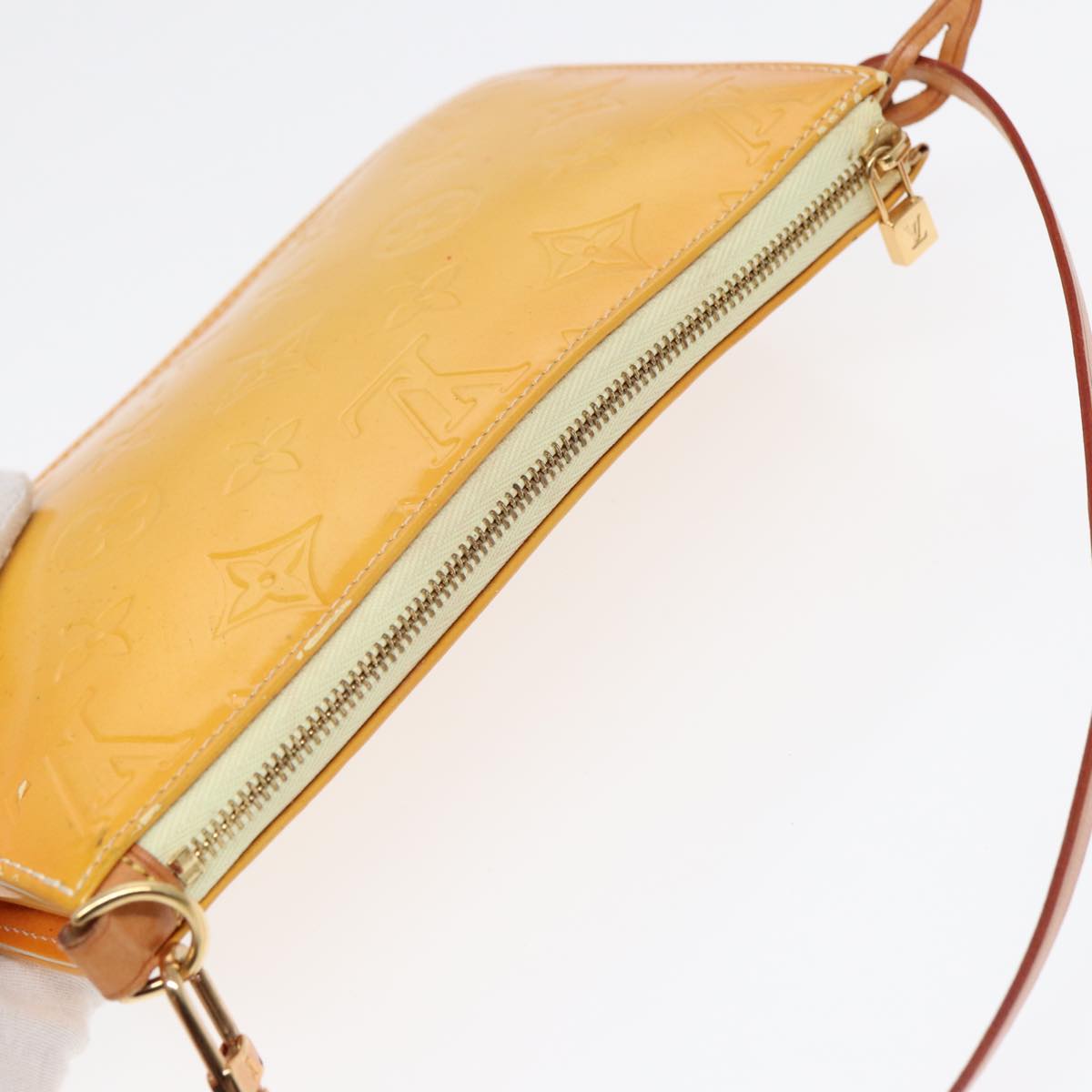 LOUIS VUITTON Vernis Lexington Accessory Pouch Lime Yellow M91058 LV Auth 89184