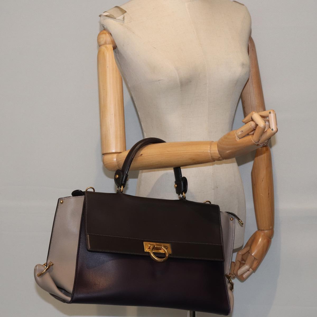 Salvatore Ferragamo Gancini Hand Bag Leather Purple Brown beige Auth 89316