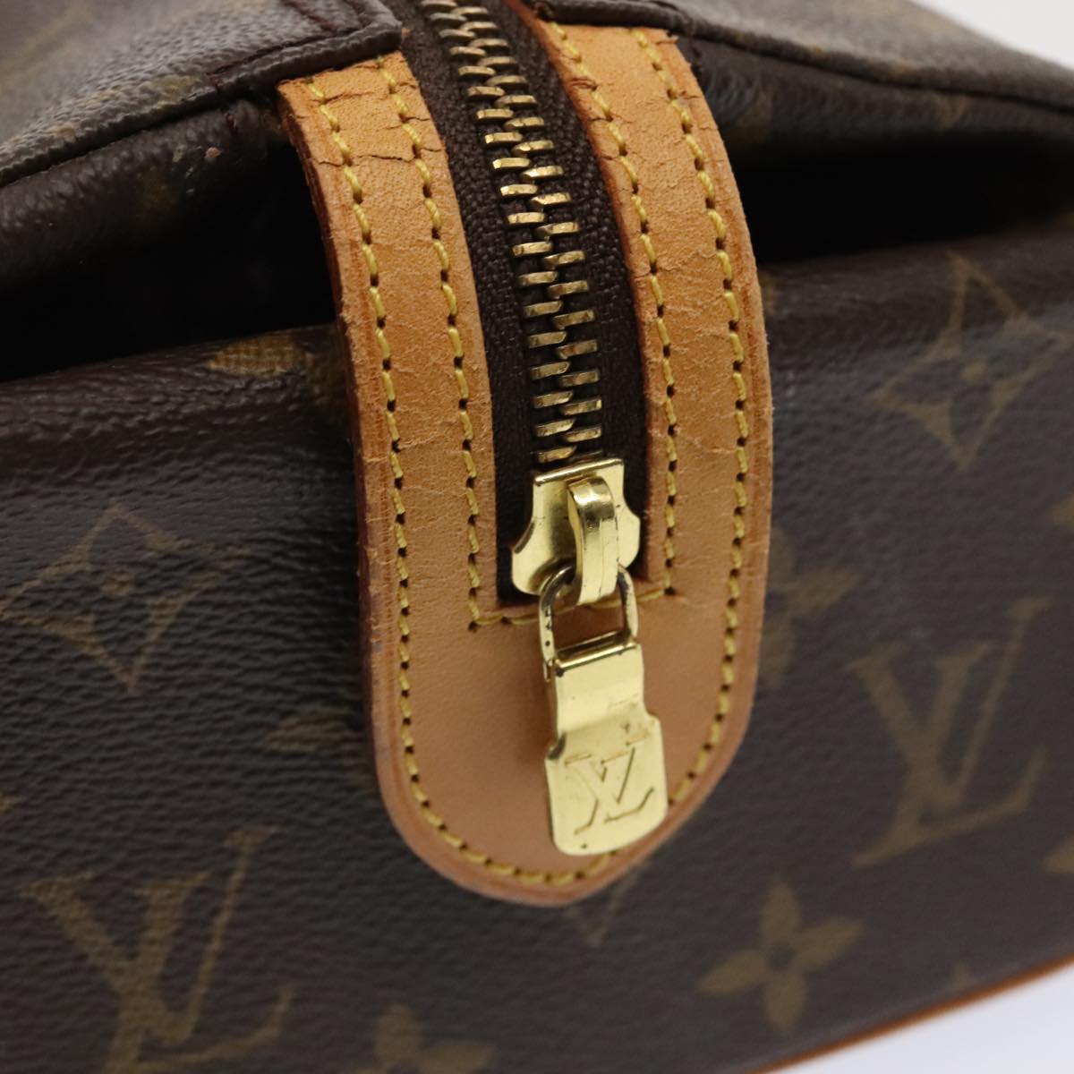 LOUIS VUITTON Monogram Trousse Patte Pression Cosmetic Pouch M47636 Auth 89344