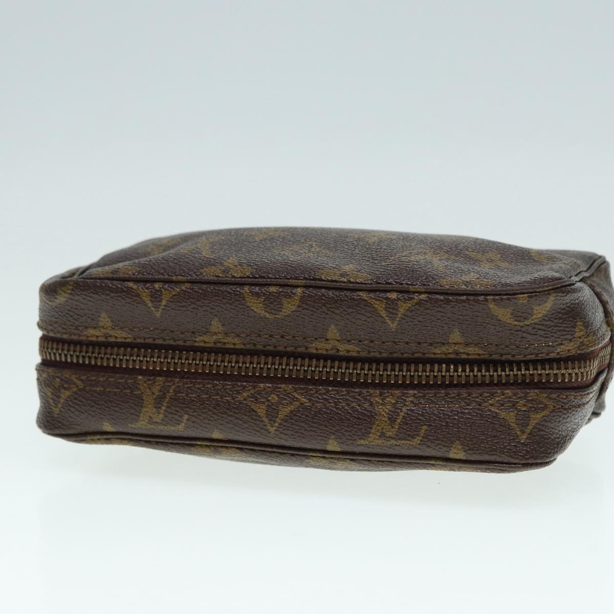 LOUIS VUITTON Monogram Trousse Toilette 18 Pouch M47526 LV Auth 89526