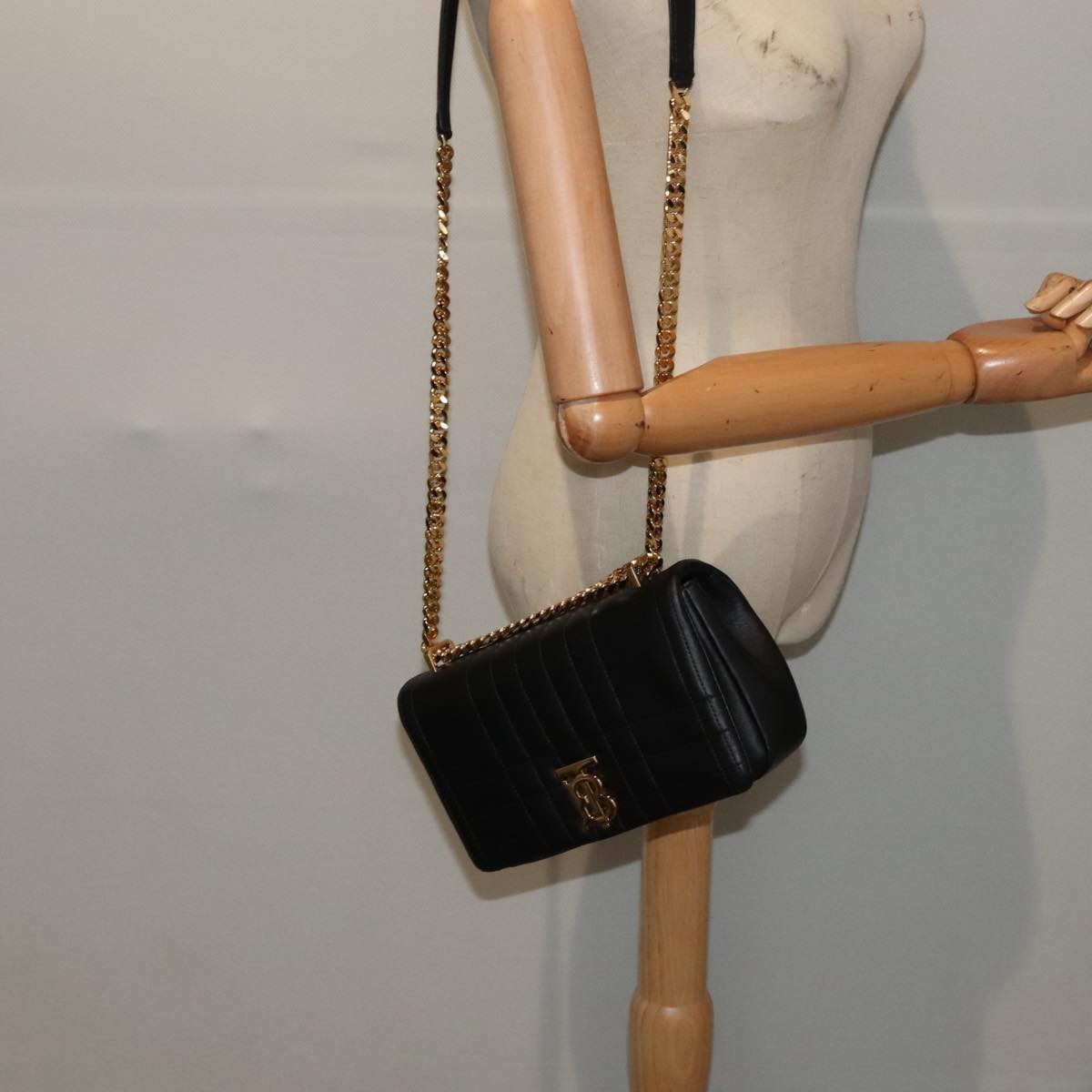 BURBERRY Roller Chain Shoulder Bag Leather Black Gold Auth 89730A