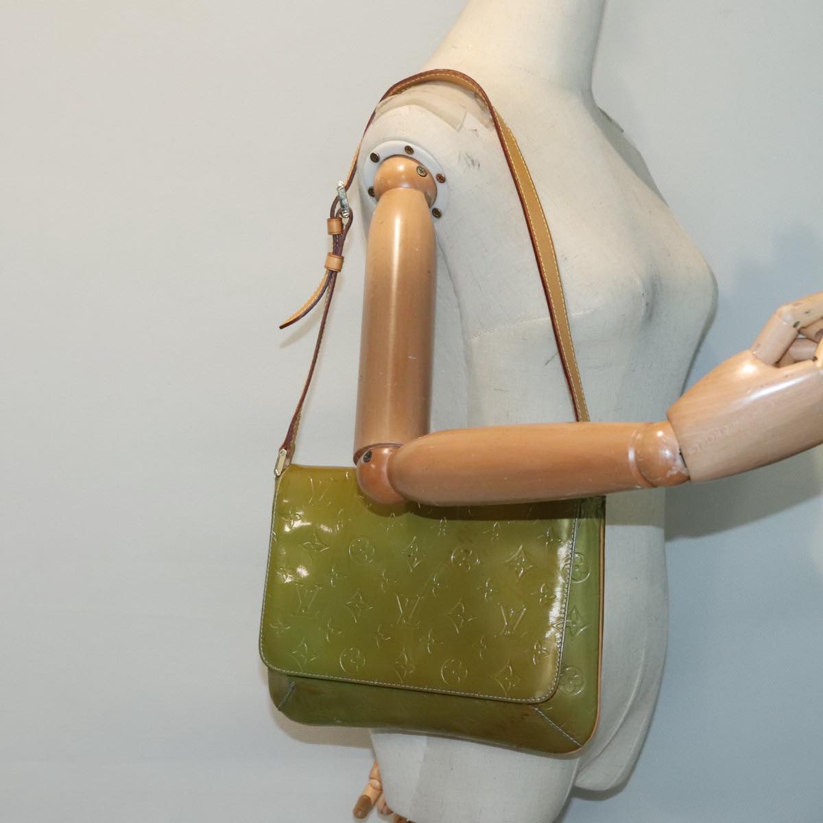 LOUIS VUITTON Monogram Vernis Thompson Street Bag Baby Blue M91009 Auth 89846