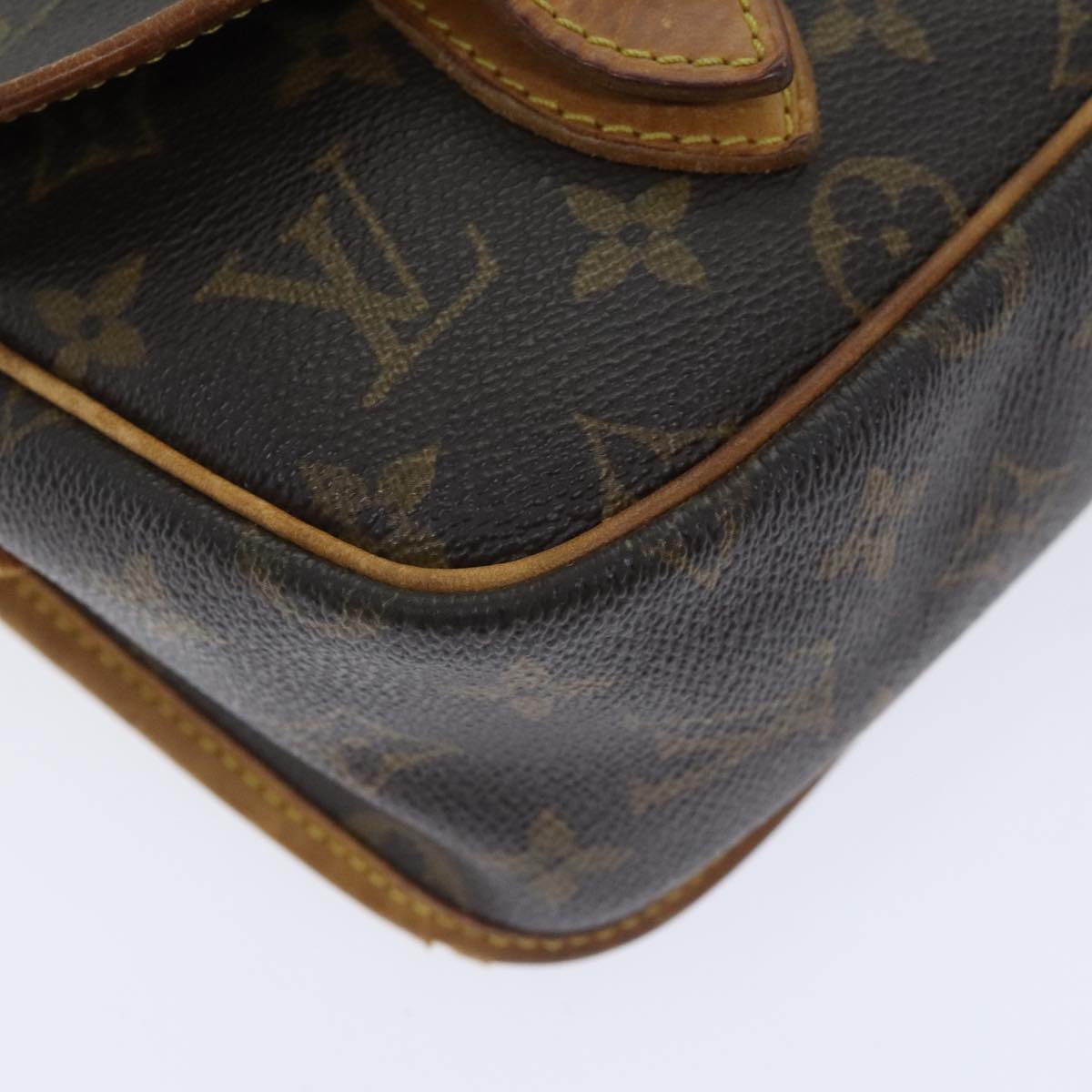 LOUIS VUITTON Monogram Gibeciere MM Shoulder Bag M42247 LV Auth 89955
