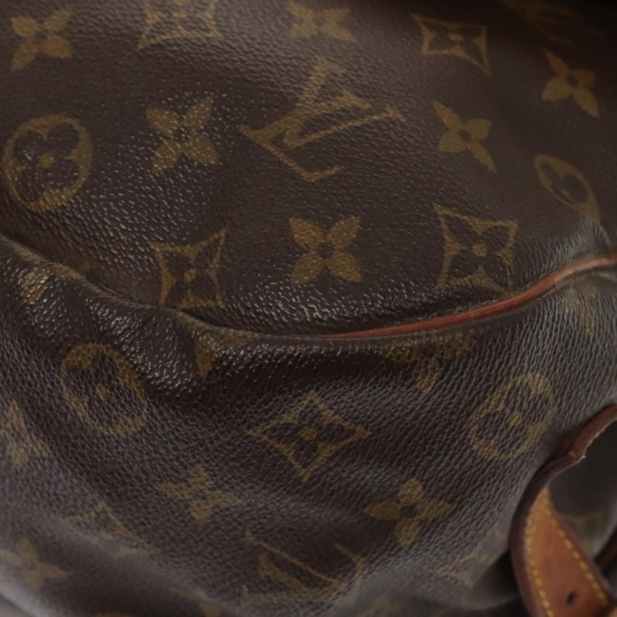 LOUIS VUITTON Monogram Saumur 35 Shoulder Bag M42254 LV Auth 89975