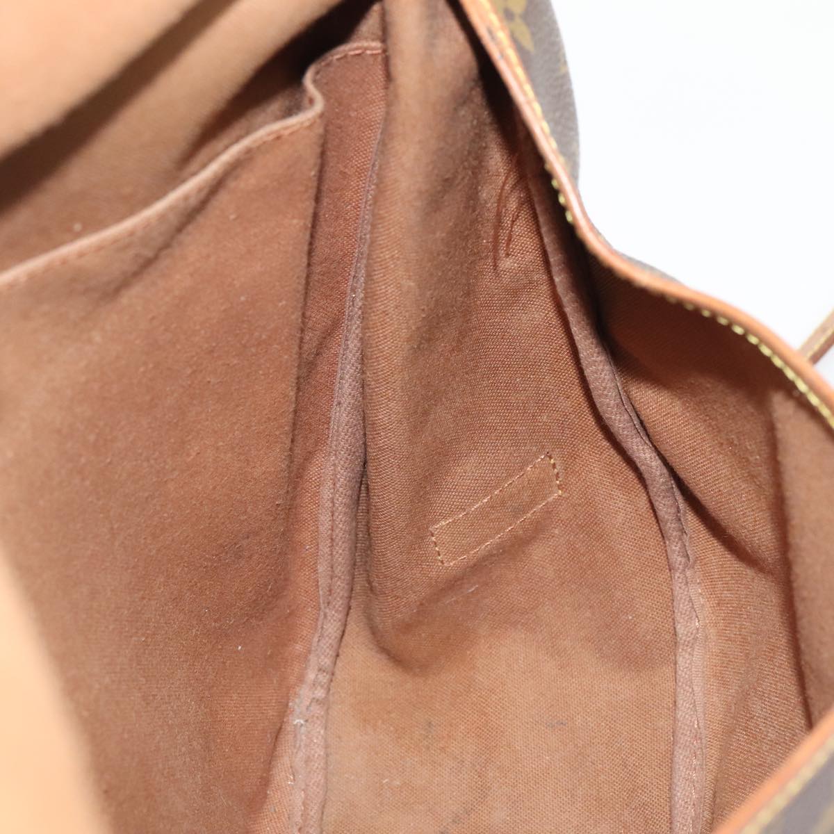 LOUIS VUITTON Monogram Saumur 35 Shoulder Bag M42254 LV Auth 89975