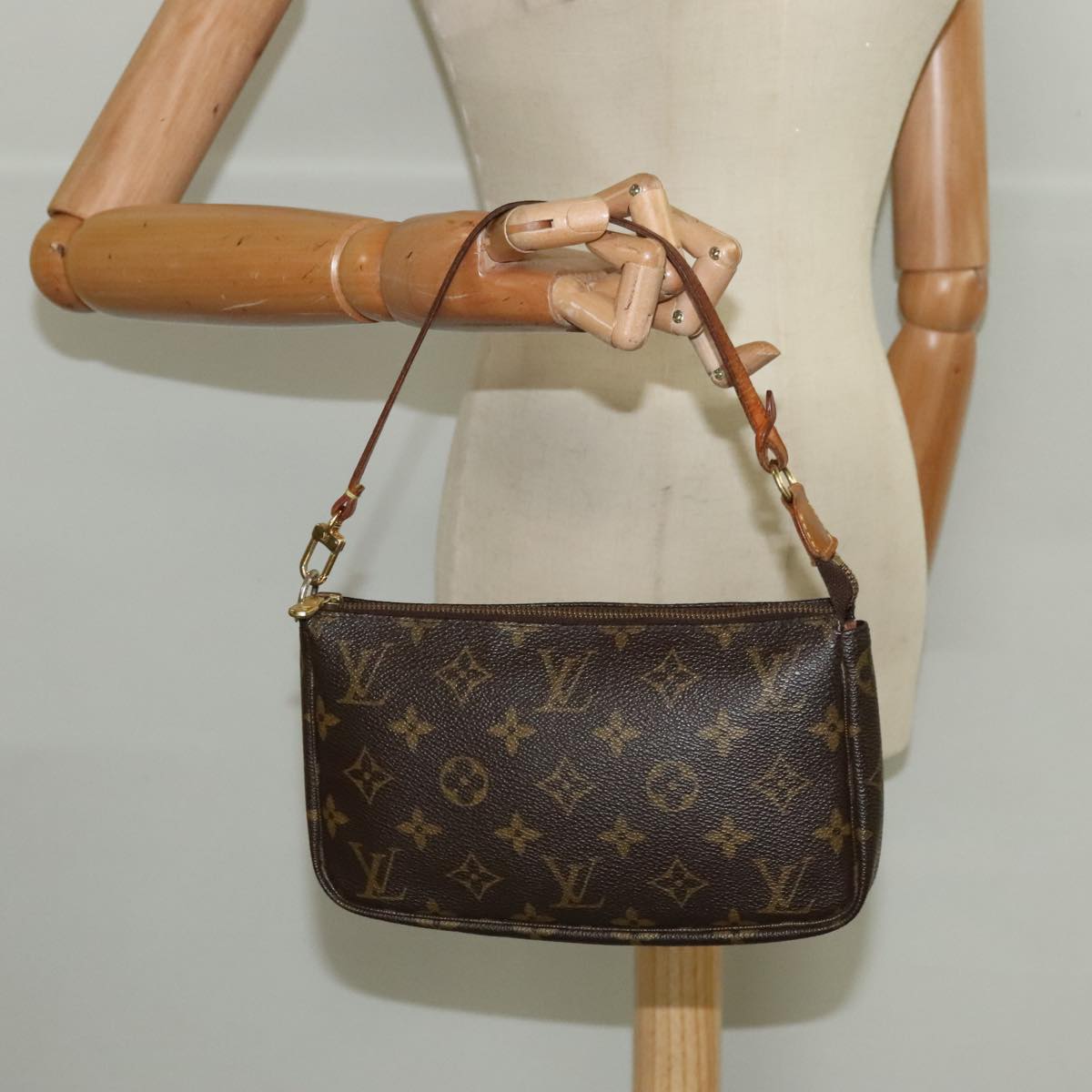 LOUIS VUITTON Monogram Pochette Accessoires Pouch M51980 LV Auth 89986