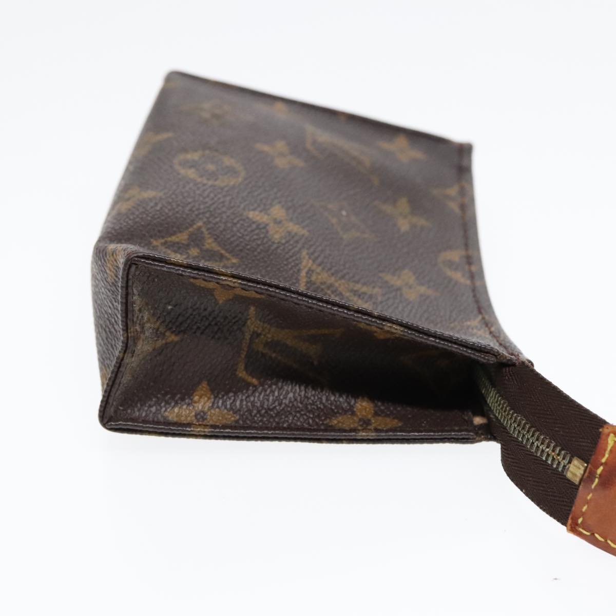 LOUIS VUITTON Monogram Poche Toilette 15 Pouch M47546 LV Auth 90071