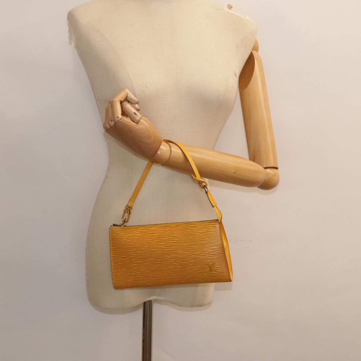 LOUIS VUITTON Epi Pochette Accessoires Pouch Yellow M52989 LV Auth 90078