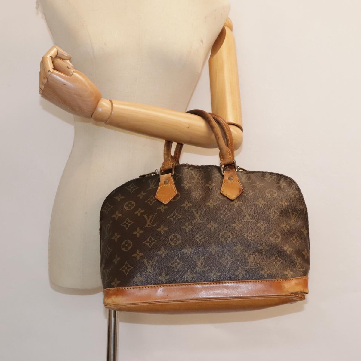 LOUIS VUITTON Monogram Alma Hand Bag M51130 LV Auth 90138