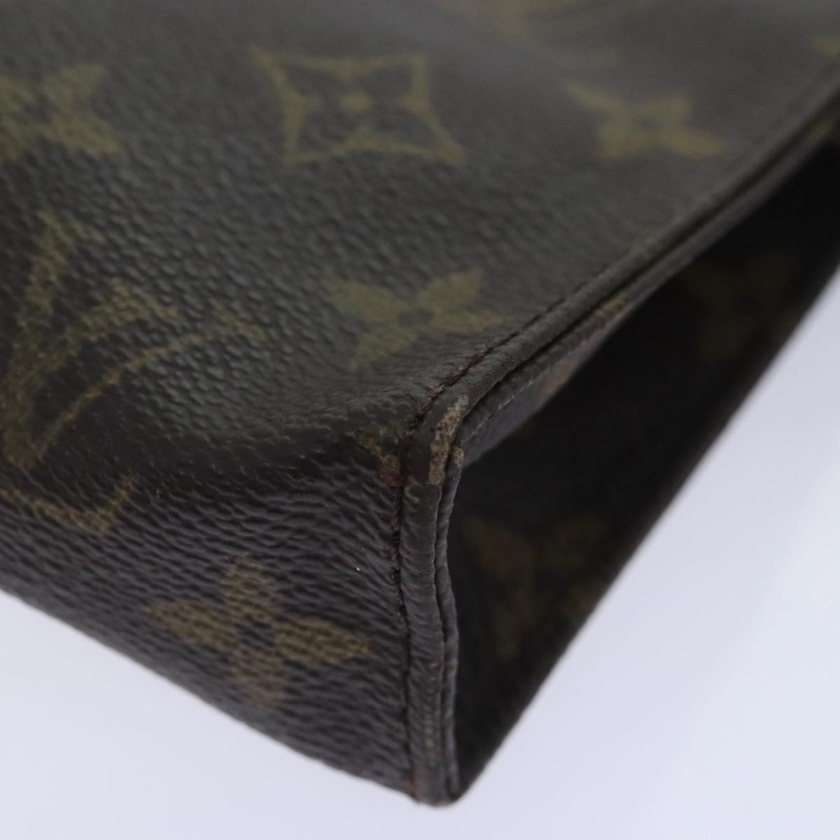 LOUIS VUITTON Monogram Poche Toilette 15 Pouch M47546 LV Auth 90314