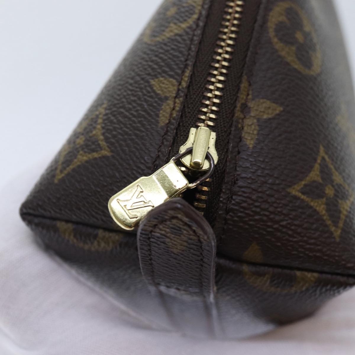 LOUIS VUITTON Monogram Trousse Demi Ronde Cosmetic Pouch M47520 LV Auth 90329