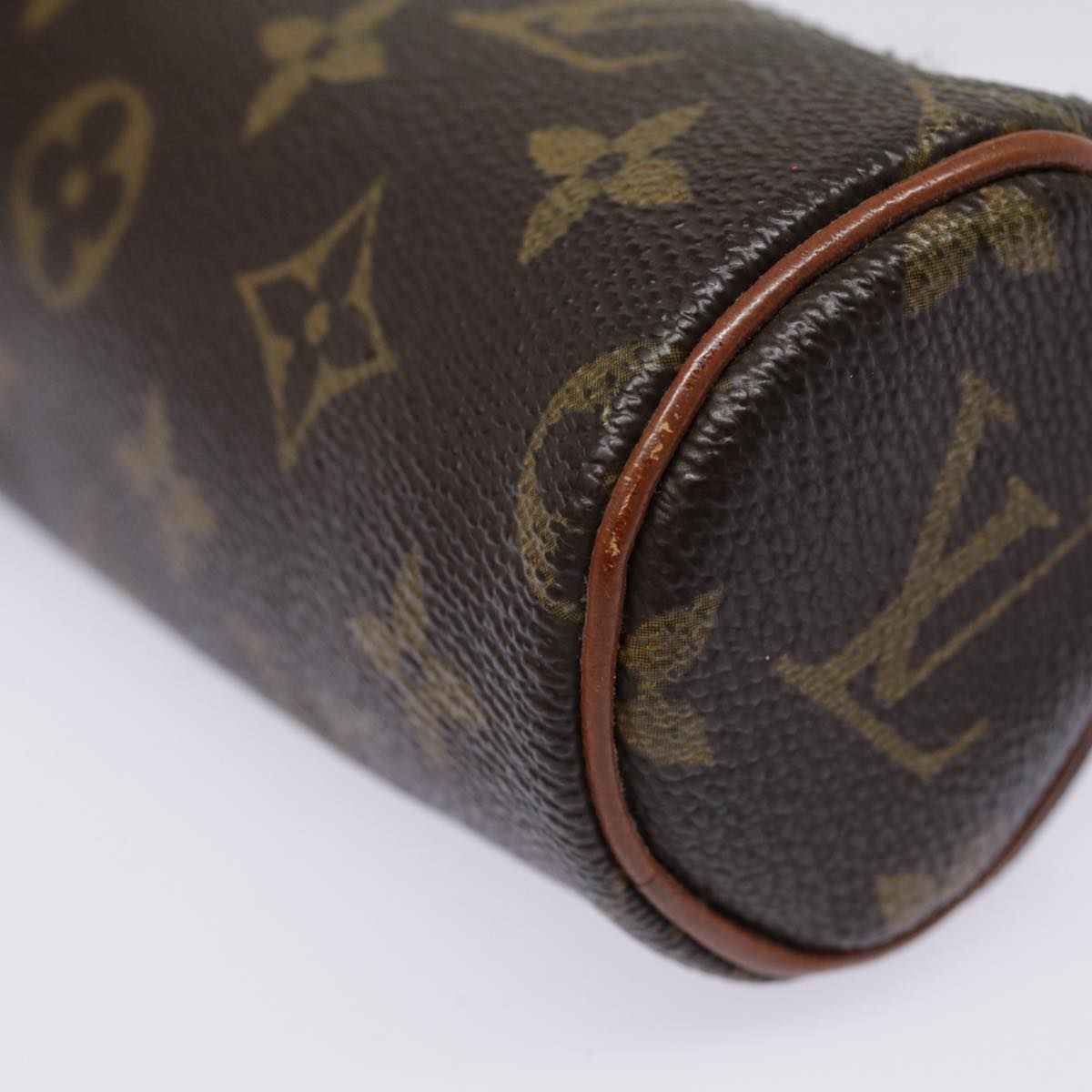 LOUIS VUITTON Monogram Papillon Pouch LV Auth 90359