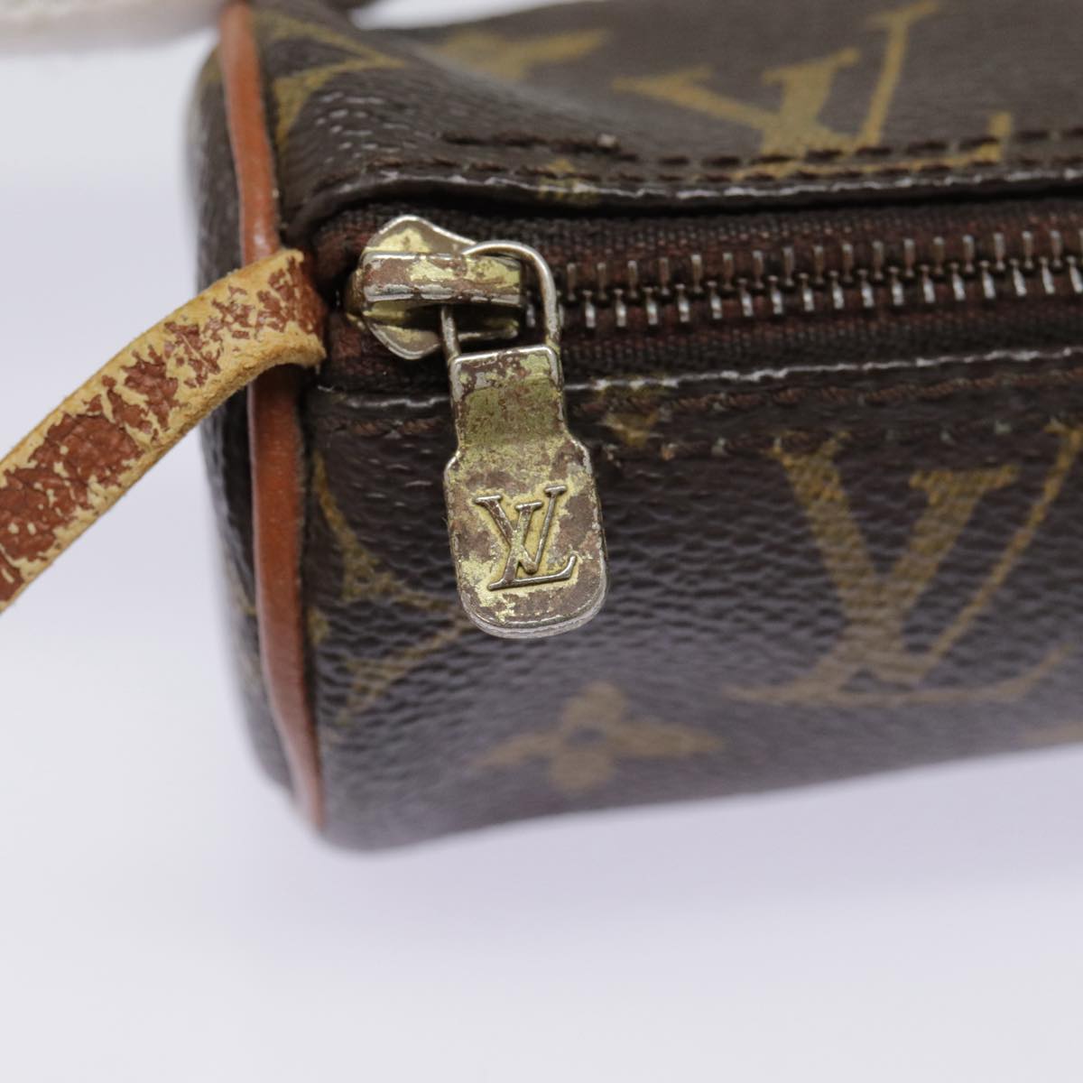 LOUIS VUITTON Monogram Papillon Pouch LV Auth 90359