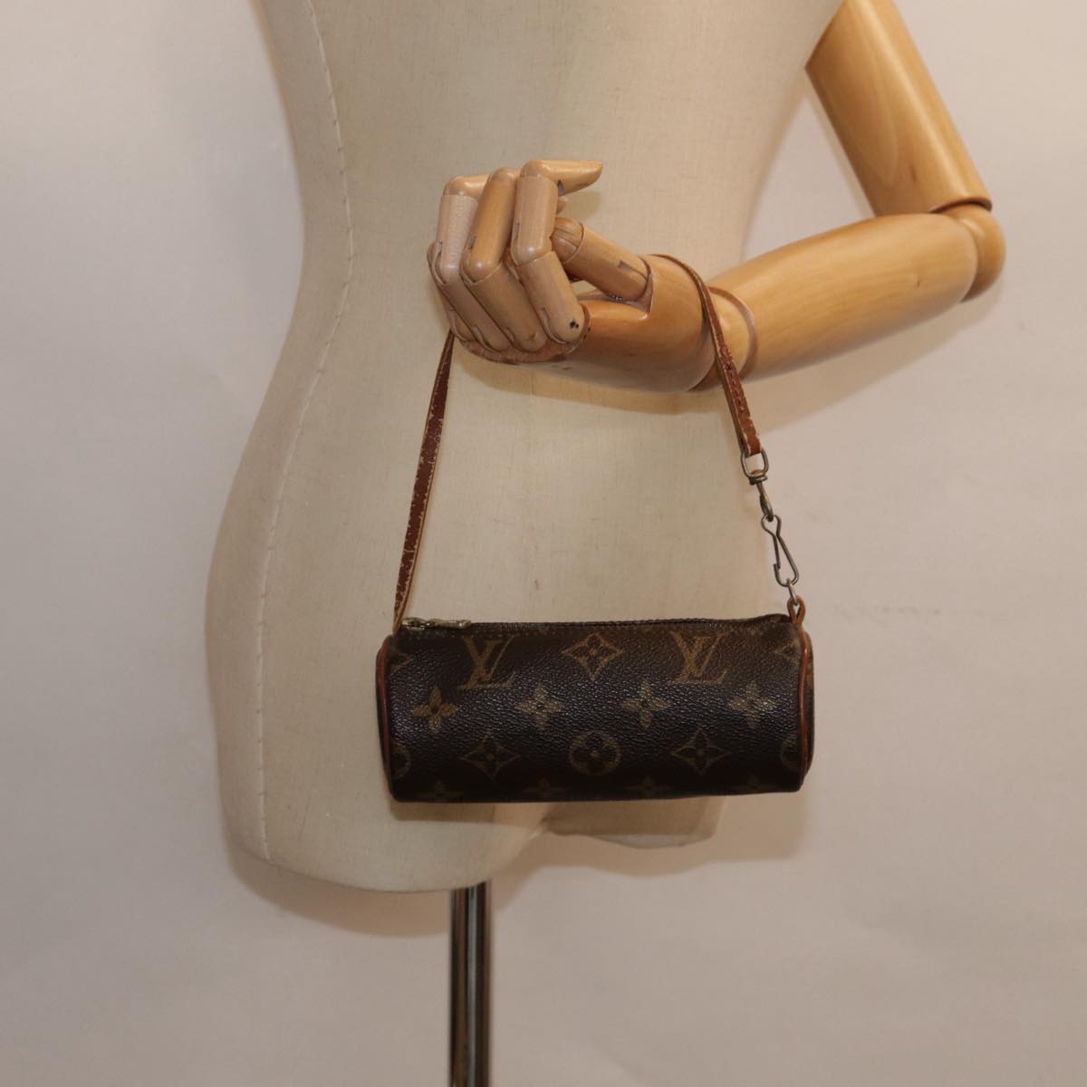 LOUIS VUITTON Monogram Papillon Pouch LV Auth 90359