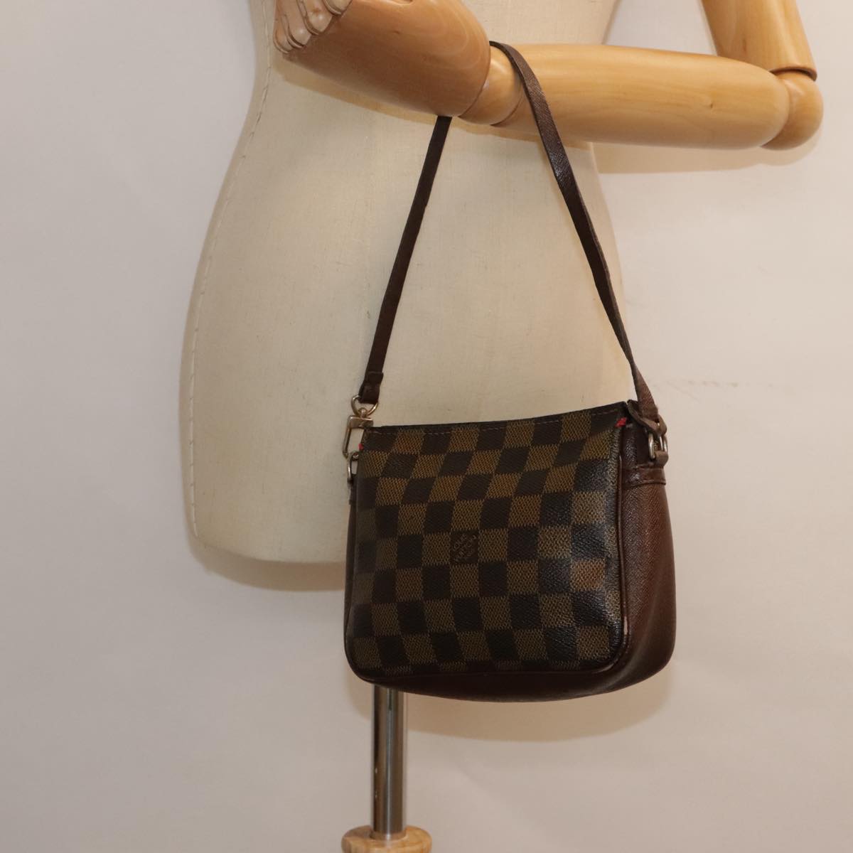 LOUIS VUITTON Damier Ebene Trousse Makeup Pouch N51982 LV Auth 90400