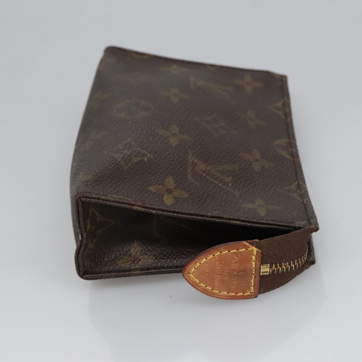 LOUIS VUITTON Monogram Poche Toilette 15 Pouch M47546 LV Auth 90458