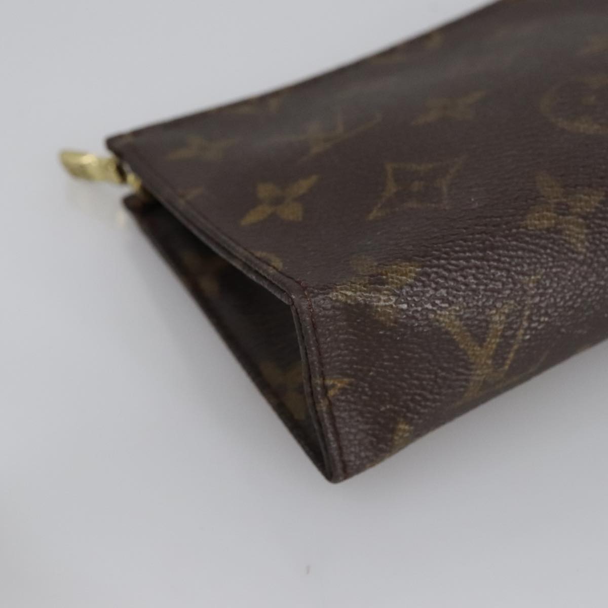 LOUIS VUITTON Monogram Poche Toilette 15 Pouch M47546 LV Auth 90458