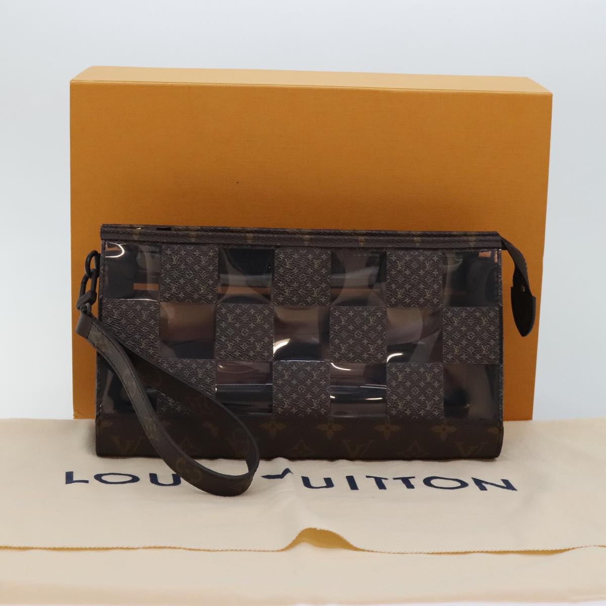 LOUIS VUITTON Monogram Chess Stand Pouch M81588 LV Auth 90498S