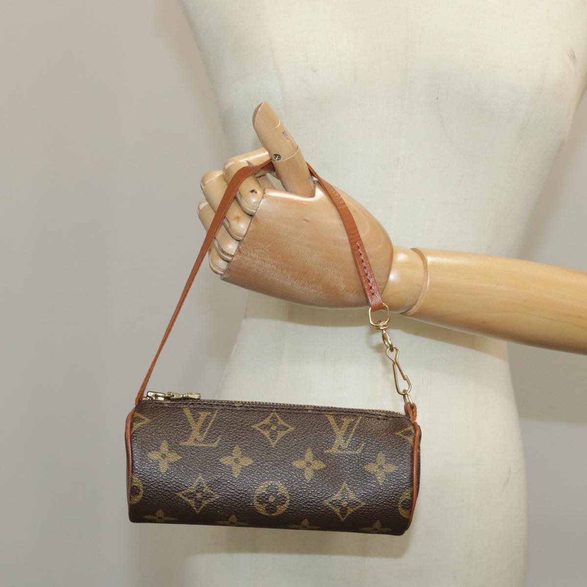 LOUIS VUITTON Monogram Papillon Pouch LV Auth 90520