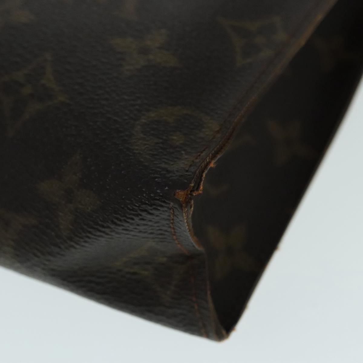 LOUIS VUITTON Monogram Poche Toilette 26 Pouch M47542 LV Auth 90540