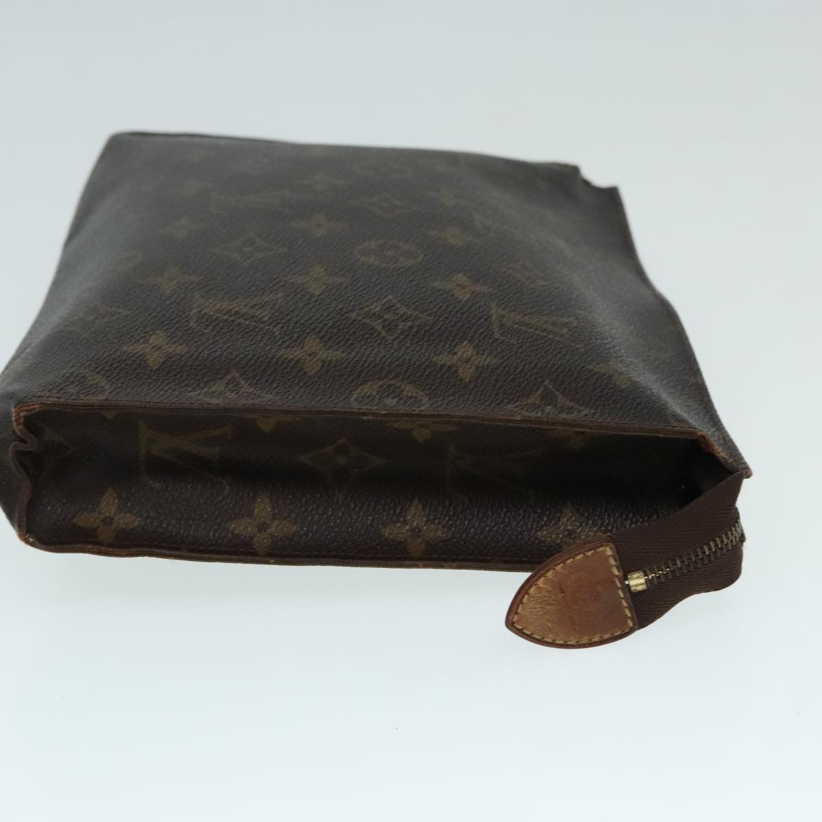 LOUIS VUITTON Monogram Poche Toilette 26 Pouch M47542 LV Auth 90540