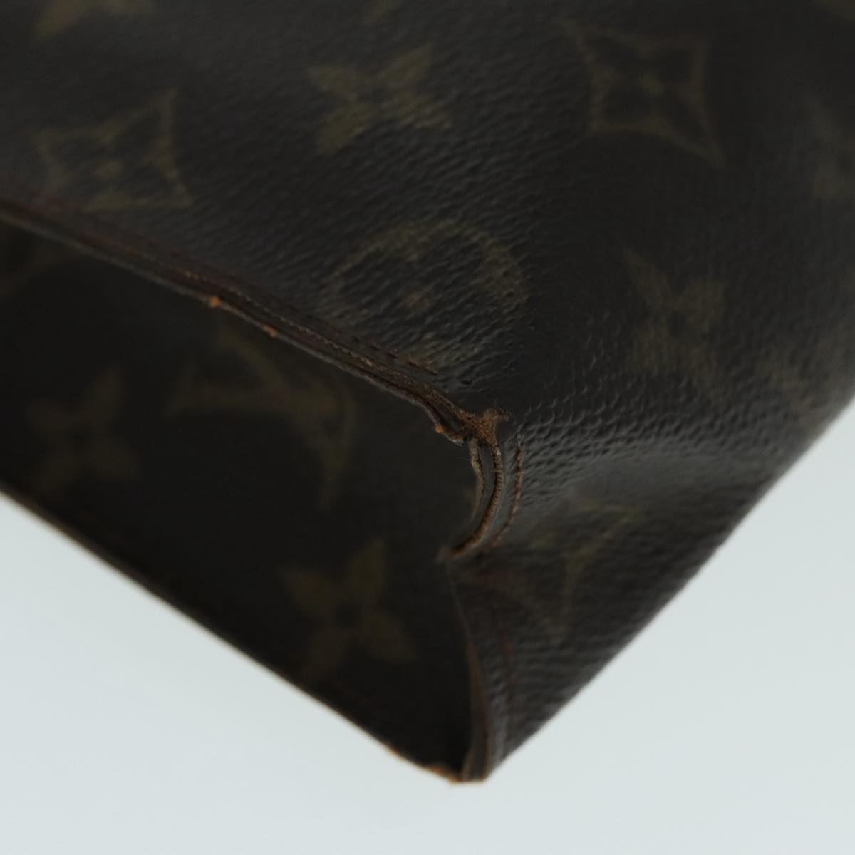 LOUIS VUITTON Monogram Poche Toilette 26 Pouch M47542 LV Auth 90540