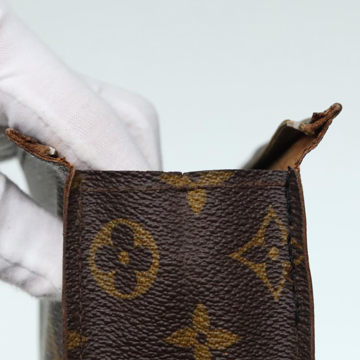 LOUIS VUITTON Monogram Poche Toilette 26 Pouch M47542 LV Auth 90554