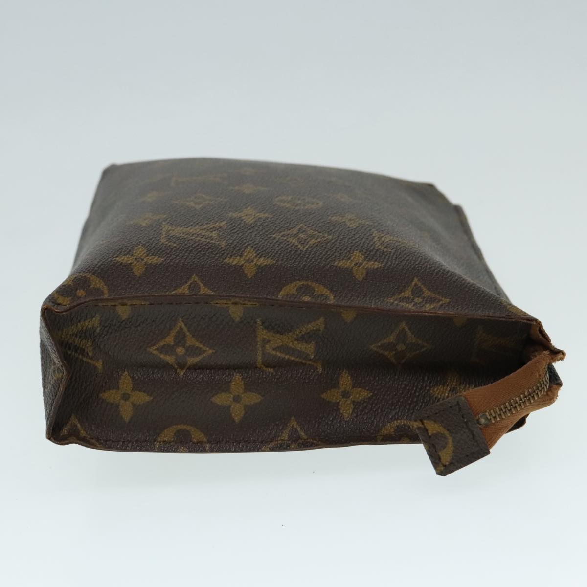 LOUIS VUITTON Monogram Poche Toilette 26 Pouch M47542 LV Auth 90554