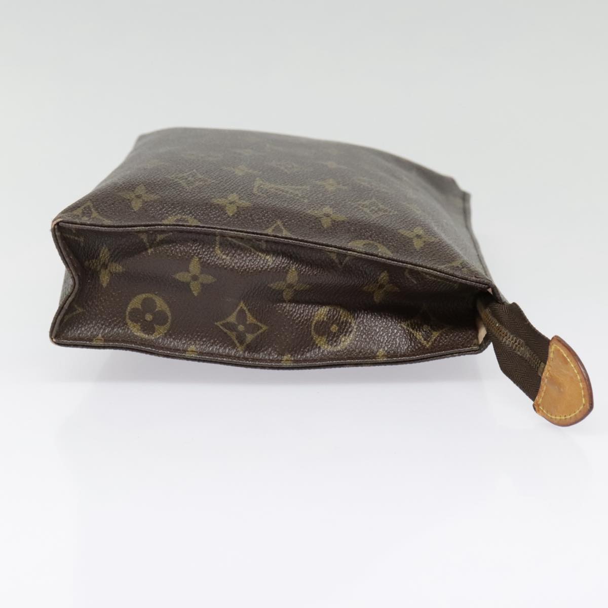 LOUIS VUITTON Monogram Poche Toilette 26 Pouch M47542 LV Auth 90926