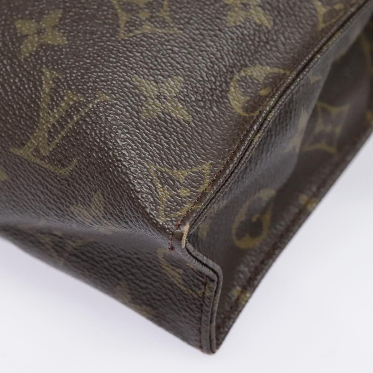 LOUIS VUITTON Monogram Poche Toilette 26 Pouch M47542 LV Auth 90926